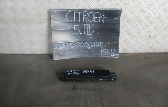 Citroen C5 Radio/GPS head unit trim 9682396580