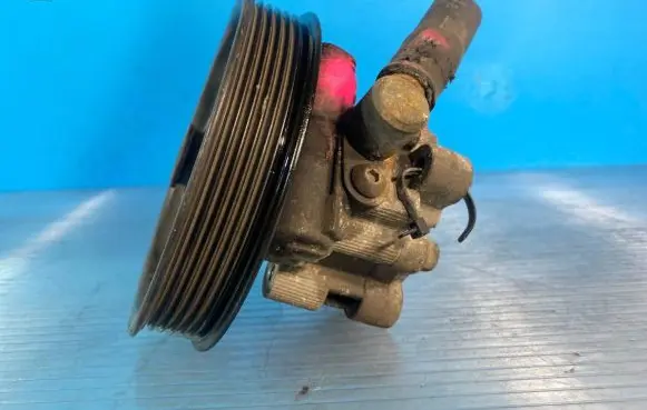 Chrysler Pacifica Power steering pump 04861582AA