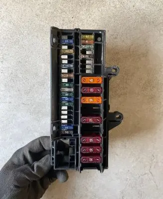 BMW 7 E65 E66 Fuse module 18560