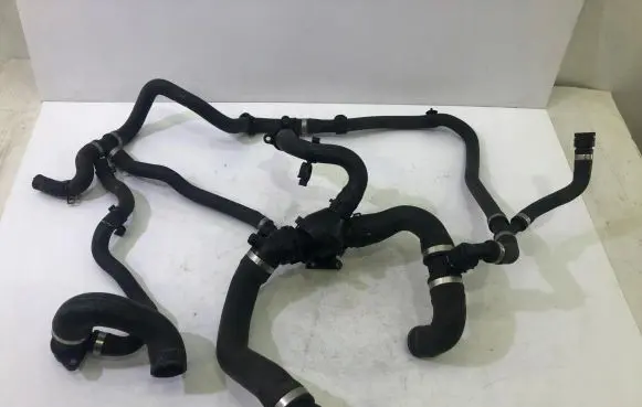 Thermostat/thermostat housing