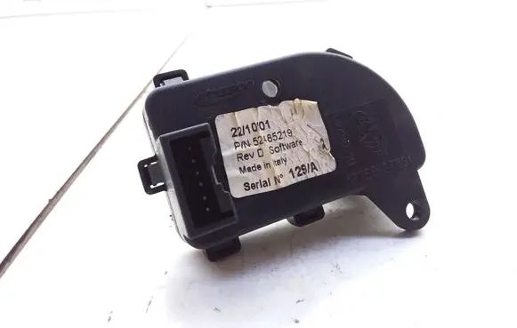 Renault Laguna II Intake manifold valve actuator/motor 52485219