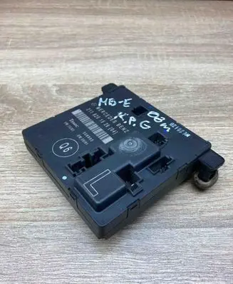 Mercedes-Benz E W211 Door control unit/module 2118201526