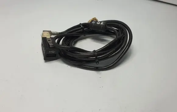 BMW 5 F10 F11 USB socket connector 9167196 61319167196 9237656