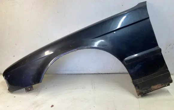BMW 5 E34 Fender