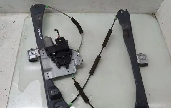 SsangYong Kyron Front door window regulator with motor 