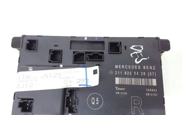 Mercedes-Benz E W211 Door control unit/module 2118200426