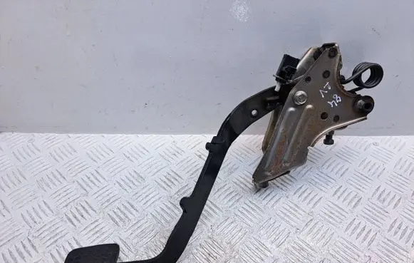 Toyota Avensis T250 Clutch pedal 5510705080 3130105080