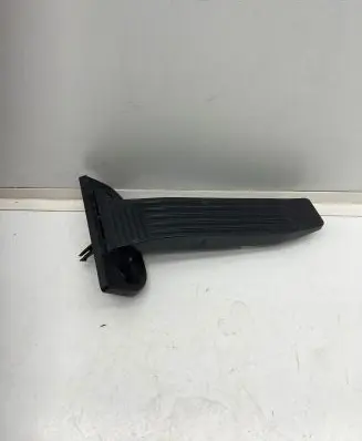 Toyota RAV 4 (XA50) Accelerator throttle pedal