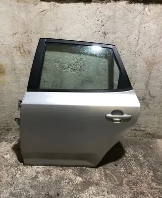 KIA Ceed Rear door H102