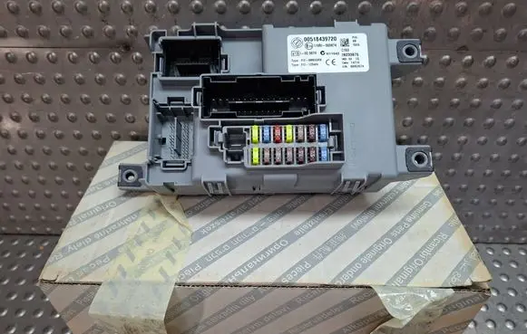 Fiat 500 Fuse box set S26340089 00518439720