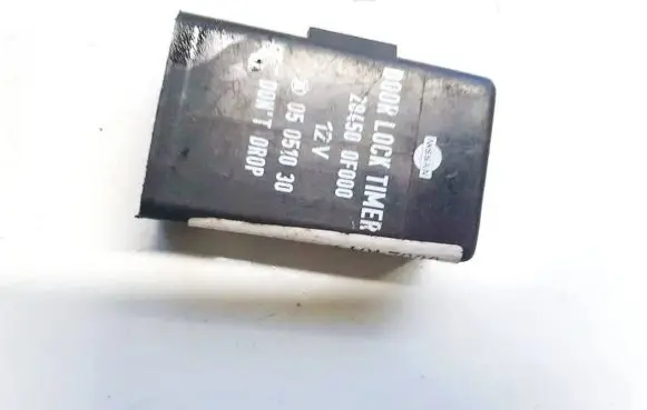 Nissan Terrano Door control unit/module 284500f000 05051030 284500f00005051030