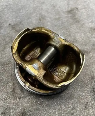 Piston