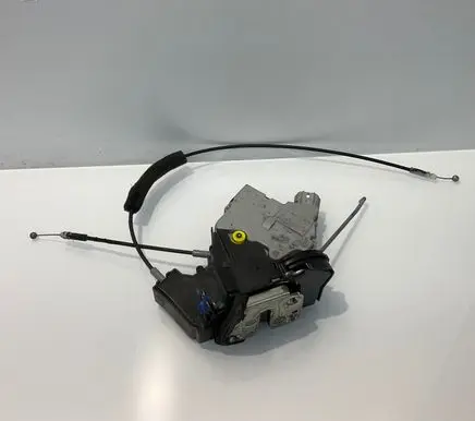 Nissan GT-R Front door lock 