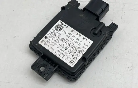 Volkswagen Jetta VII Blind spot module 2Q0907685H 6PZ01349865