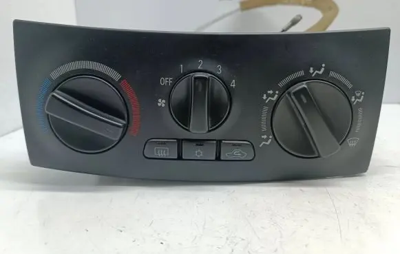 Mitsubishi Space Star Climate control unit MR914556