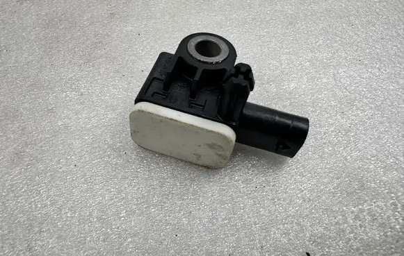 Mercedes-Benz GL X166 Airbag deployment crash/impact sensor A1668210151