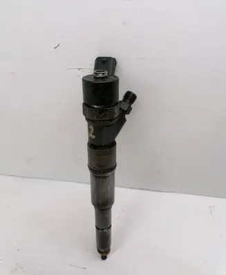 BMW 5 E39 Fuel injector 7785984 0445110047