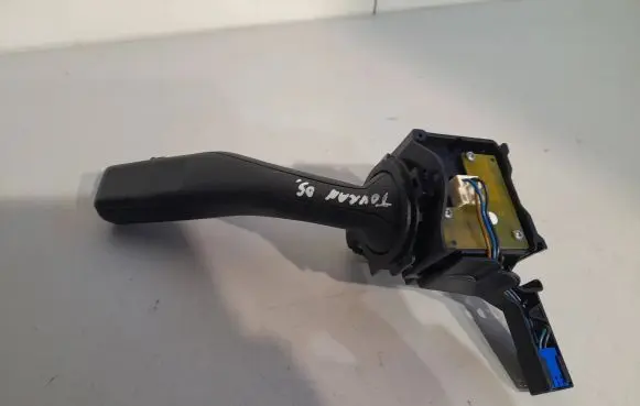 Volkswagen Touran I Wiper control stalk 1K0953519 01203504 20350452365220