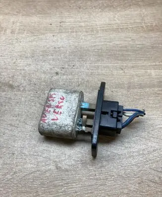 Toyota Avensis Verso Coolant fan relay 9C308