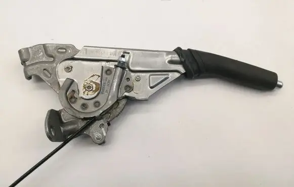 Toyota Auris E180 Hand brake release handle 11330317