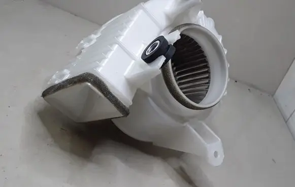 Toyota Prius (XW30) Hybrid/electric vehicle battery fan G923047070 1173003891
