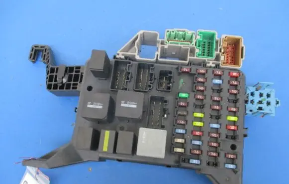 Ford Mondeo Mk III Fuse box set 4S7T-14A073-AB