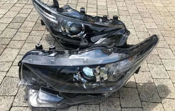 Toyota Auris E180 Headlight/headlamp 8115002K30