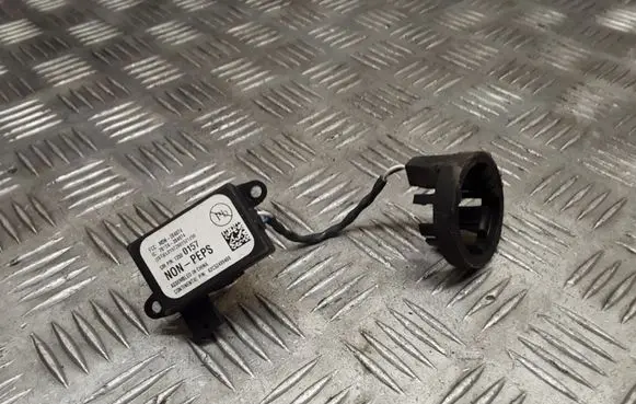 Opel Astra J Immobilizer control unit/module 13500157 7812A284074 M3N284074
