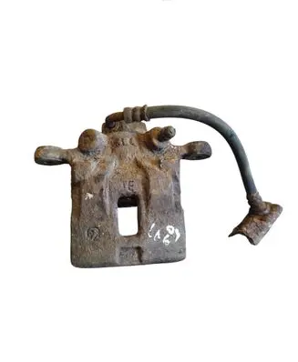 Rear brake caliper