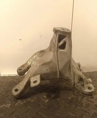 Audi A5 8T 8F Engine mounting bracket 8K0199308