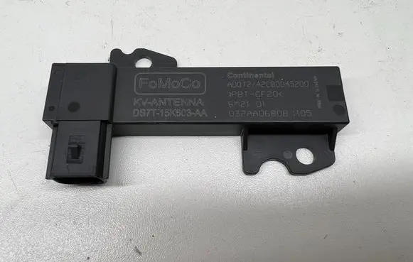 Ford Focus ST Aerial antenna amplifier DS7T15K603AA 032AA0680B