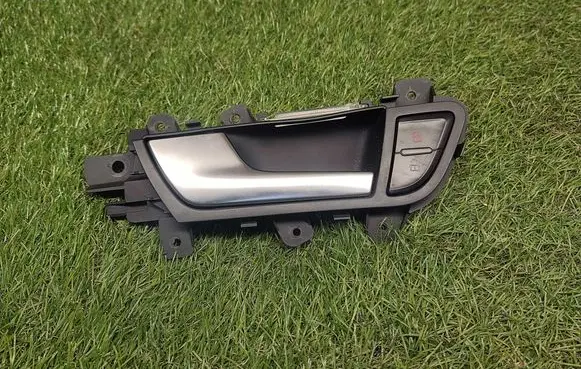 Audi A4 S4 B8 8K Front door interior handle 8K0837019