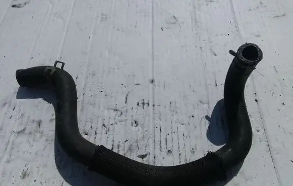 Toyota Avensis T250 Engine coolant pipe/hose