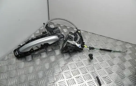 Mercedes-Benz C AMG W205 Loading door lock A0997601800 I9125