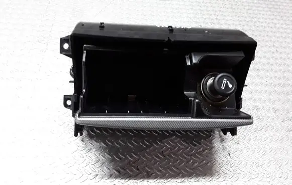 Car ashtray