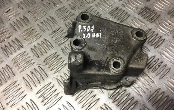 Peugeot 307 Engine mounting bracket 9628311880