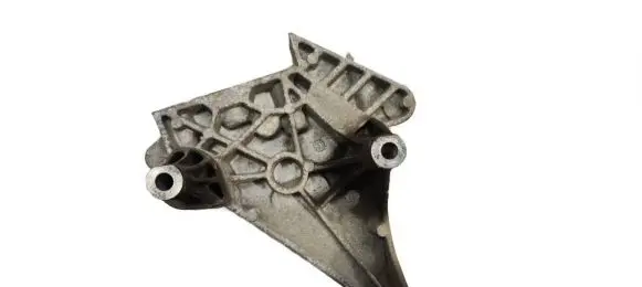 Volkswagen PASSAT B6 Engine mounting bracket 06F199207Q