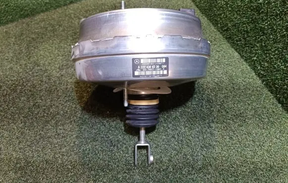 Mercedes-Benz S W222 Brake booster A2224300330 A0009058500