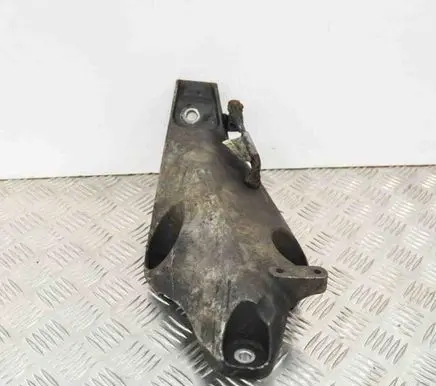 BMW X5 E70 Engine mounting bracket 6772679