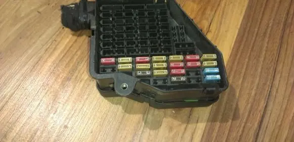 Volkswagen PASSAT B5 Fuse box set 8d2941824