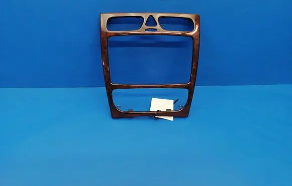 Mercedes-Benz C W203 Radio/GPS head unit trim 31110222