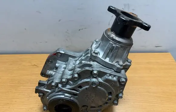 KIA Sportage Gearbox transfer box case 473004G300