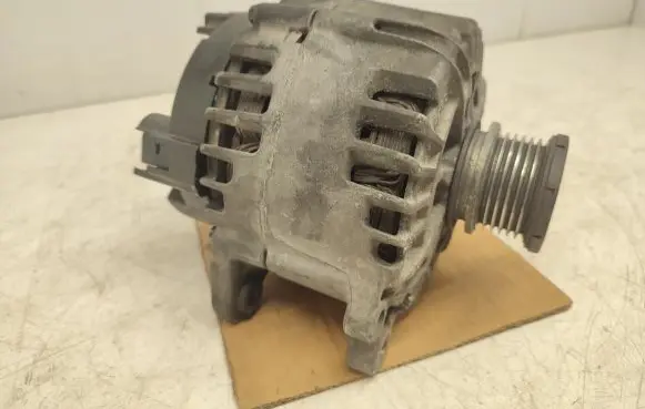 Audi A4 S4 B8 8K Generator/alternator 03G903016 TG14C020