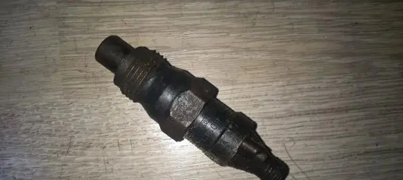 Peugeot 405 Fuel injector KCA17S42
