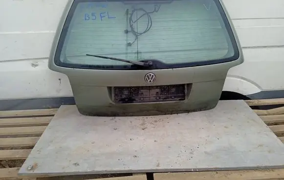 Volkswagen PASSAT B5.5 Tailgate/trunk/boot lid 386