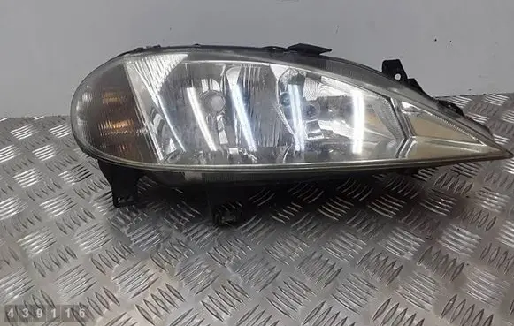 Renault Megane I Headlight/headlamp 7700427870D