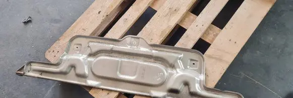 Front bumper skid plate/under tray