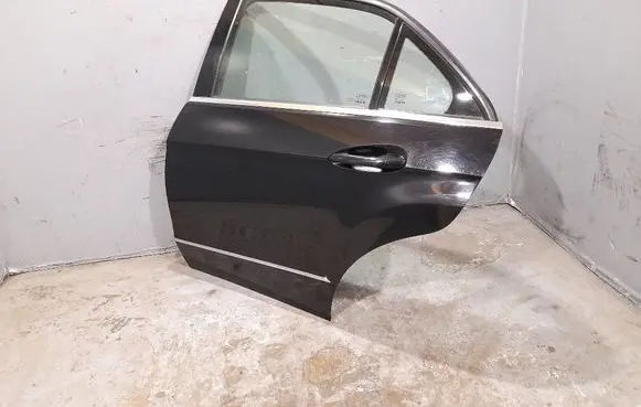 Mercedes-Benz E W212 Rear door 2127320110 2127300105