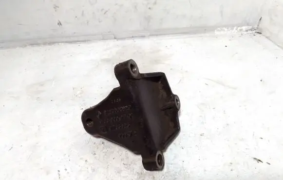 Opel Vivaro Engine mounting bracket 91165625 8200003829