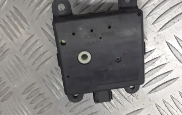 Nissan Primera A/C air flow flap actuator/motor 3C27030850